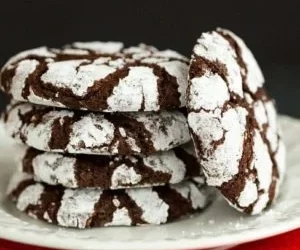 Gooey Chocolate Crinkle Cookies